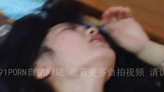 超漂亮的19岁平面模特美女做爱不让拍,被男友后