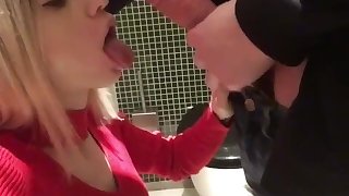 Swallows sperm in the toilet of the shopping center